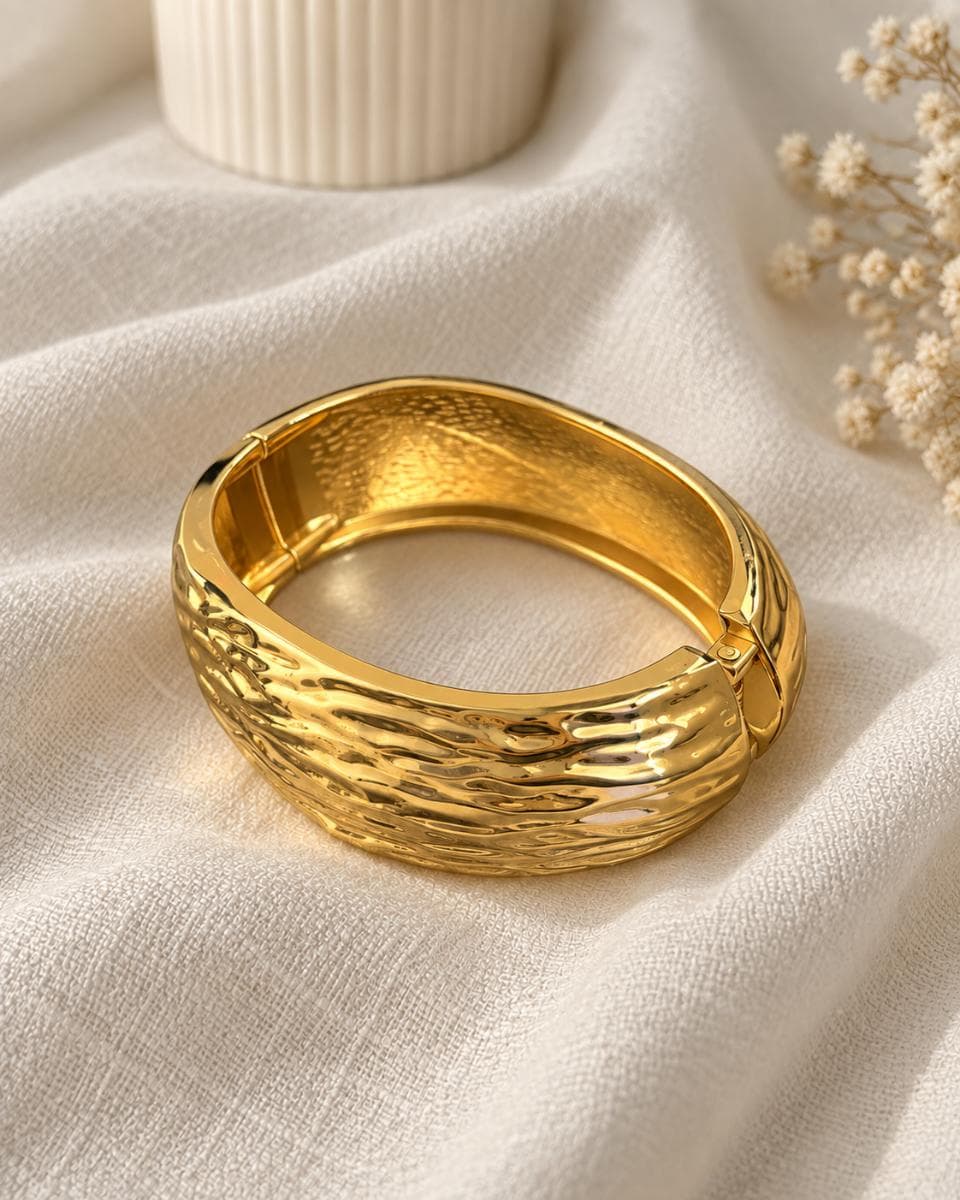 Luxury Hammered Gold Anti-Tarnish Bracelet (Statement Kada)