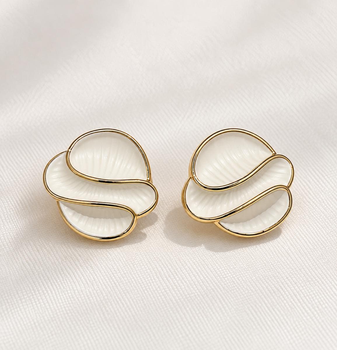 Elegant White Shell Gold Outline Stud Earrings for Women