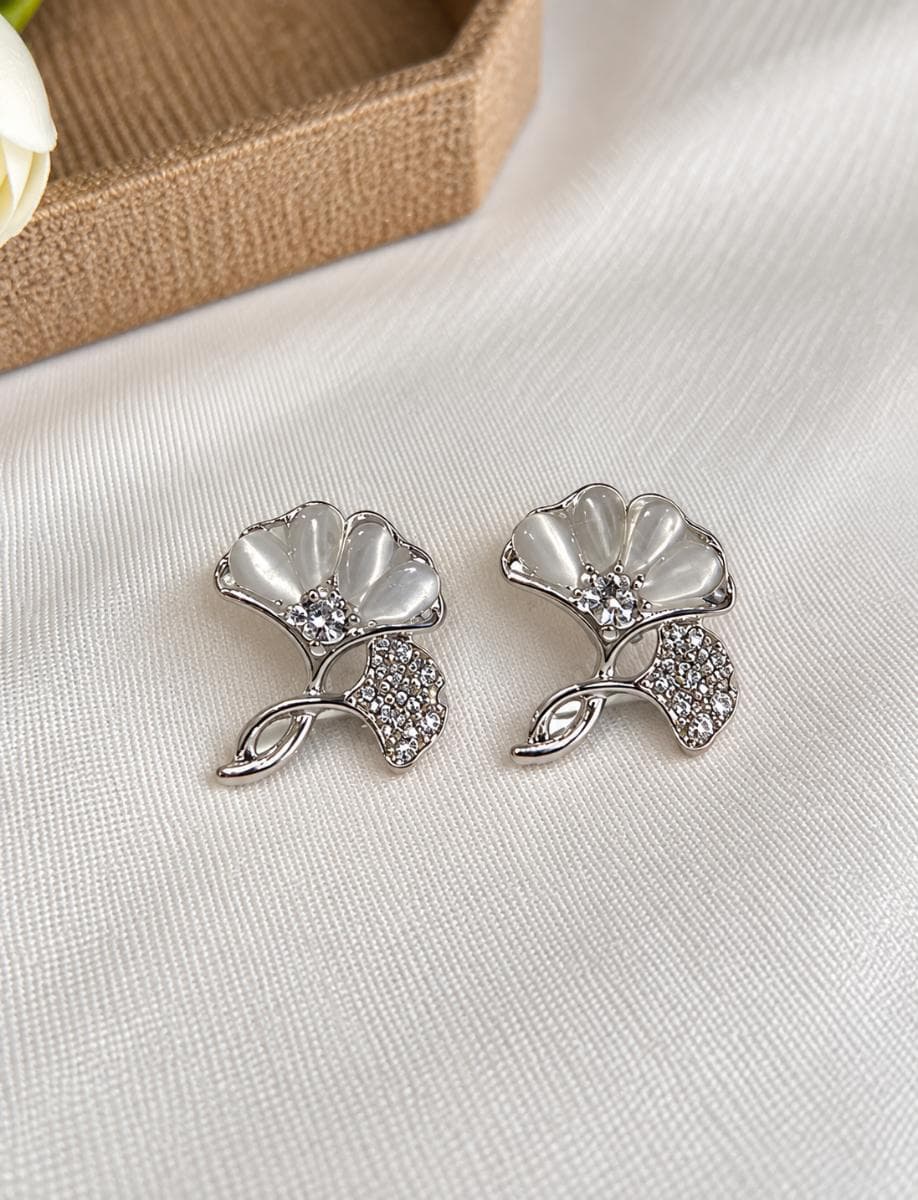 Elegant White Pearl Flower Crystal Stud Earrings for Women
