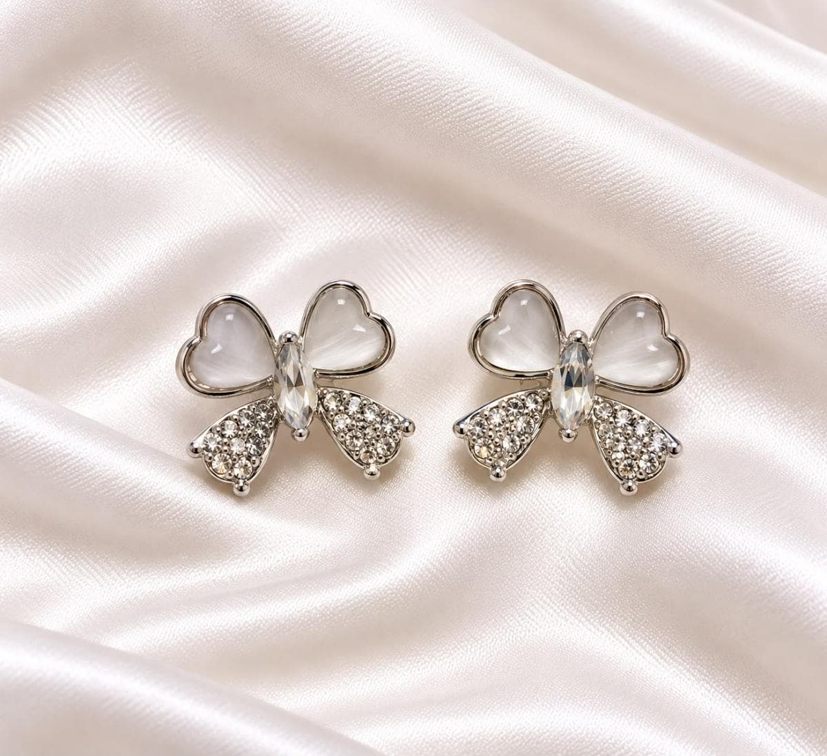 Crystal Bow Stud Earrings – Elegant Pearl & Zircon Bow Design