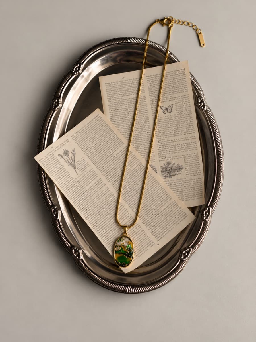 Green Floral Oval Pendant Necklace