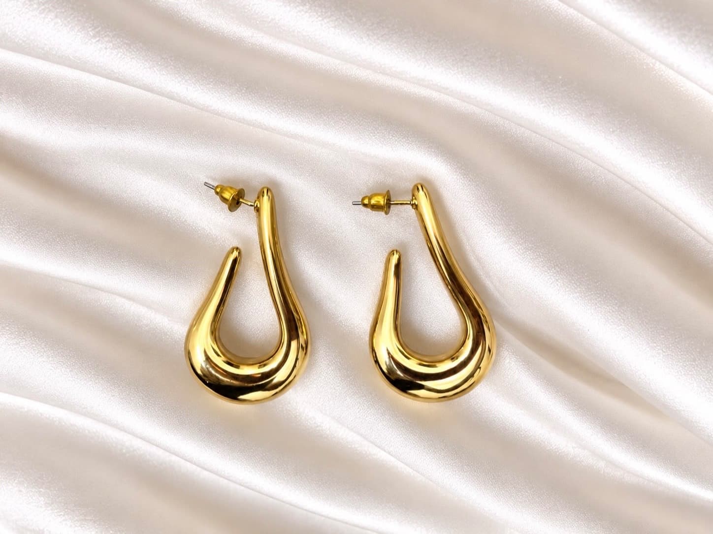 Gold Sculpted Teardrop Earrings – Anti-Tarnish