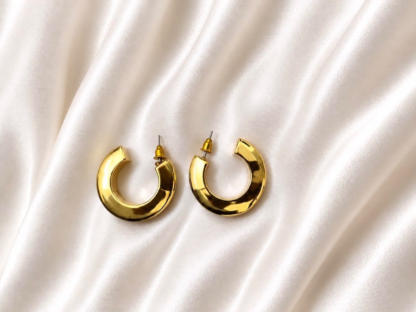 Golden Chunky Hoop Earrings – Anti-Tarnish