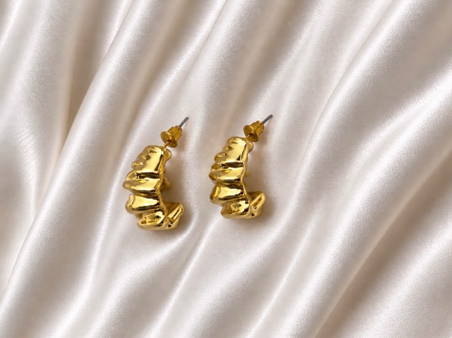 Golden Sculptural Leaf Earrings – Anti-Tarnish