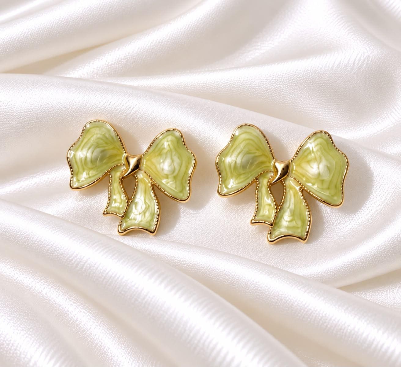 Light Green Pearl-Effect Bow Stud Earrings for Women